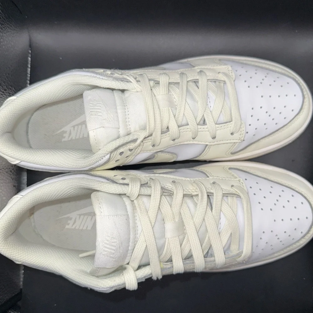 Nike Women's Sneakers - White